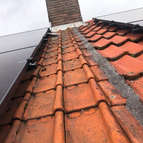 Hellend dak Eibergen met oude dakpannen